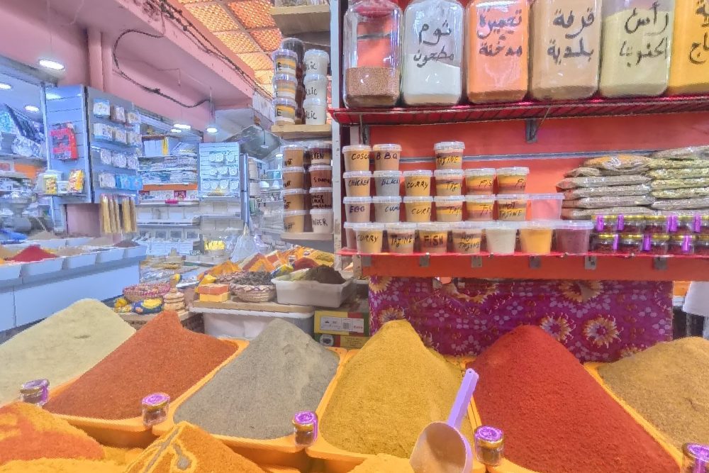 Spices & olives
